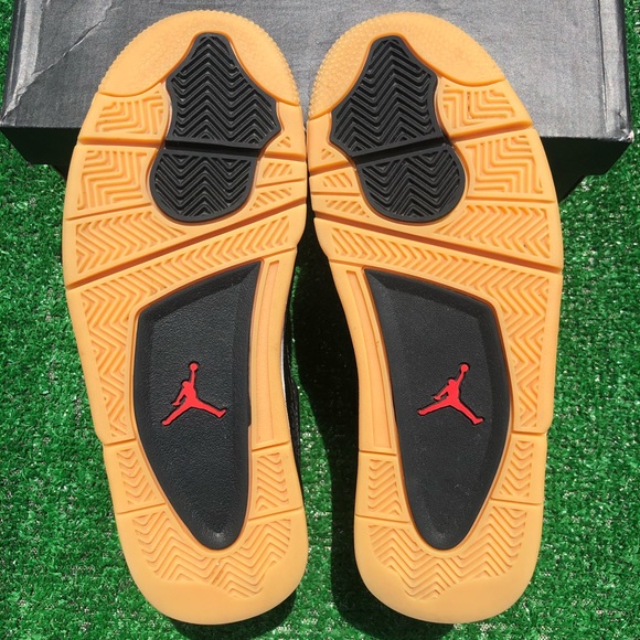 Jordan 4 black lasers gs - Picture 3 of 7